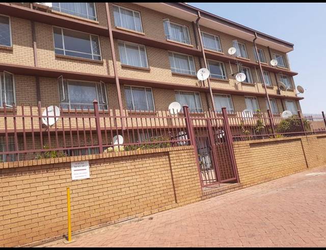 2 BEDROOM APARTMENT FOR SALE IN PRETORIA GARDENS